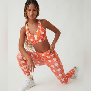 NEW SET-LA Hearts- PacSun Active BRALETTE & CrossOver YOGA PANTS